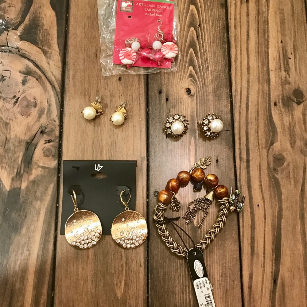 NWT Fashion Jewelry Bundle 4 Earrings 1 Bracelet